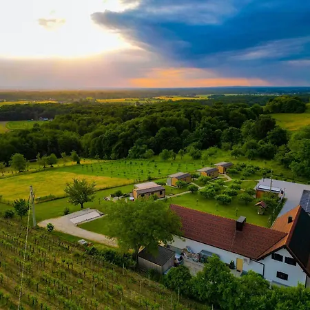 بيت للعطل Vinea Panonika Wine & Mind Retreat